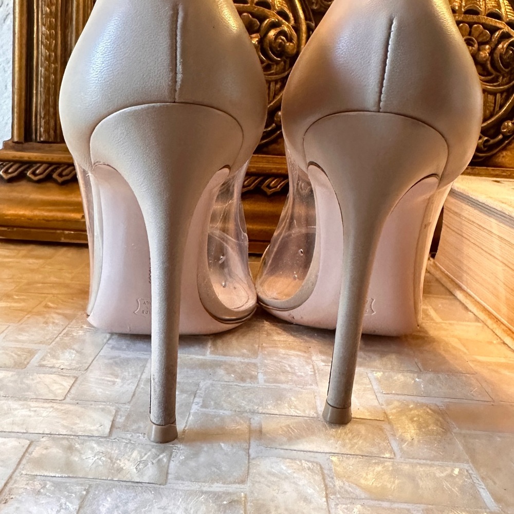 Gianvito Rossi Nude PVC Leather Pumps - Picture 4 of 12